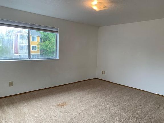 5th image of 2629 Lincoln Way #D36