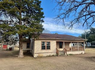 367 5th St, Deport, TX 75435