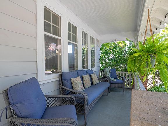 4th image of 1557 N 50th PLACE