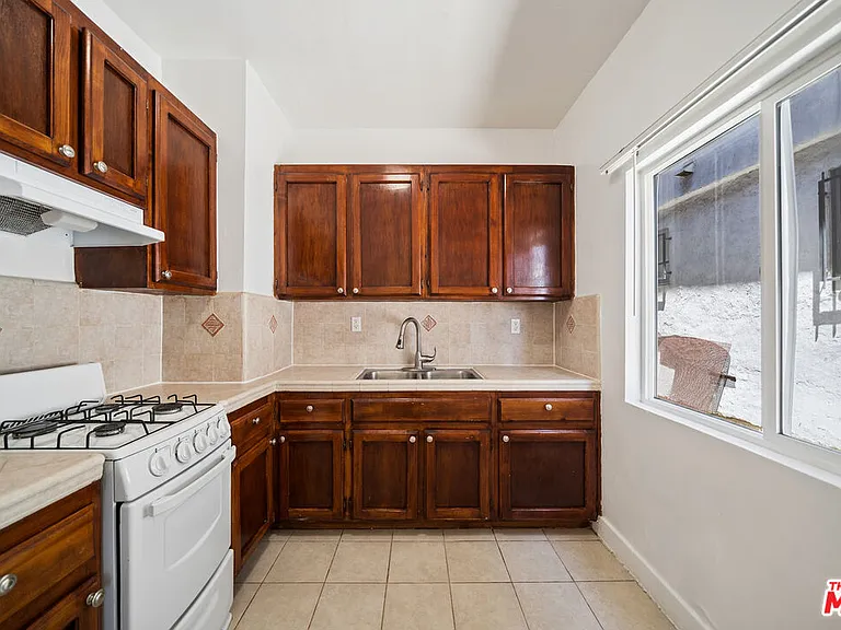 1267 Vin Scully Ave #5 — Photo 3