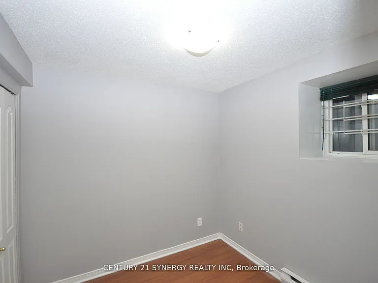 450 Maclaren St #2 — Photo 8
