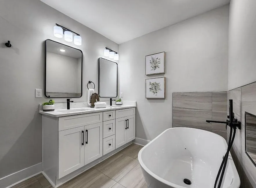 4 bed, 4.0 bath, 2411 sqft, $1,321 — Photo 2