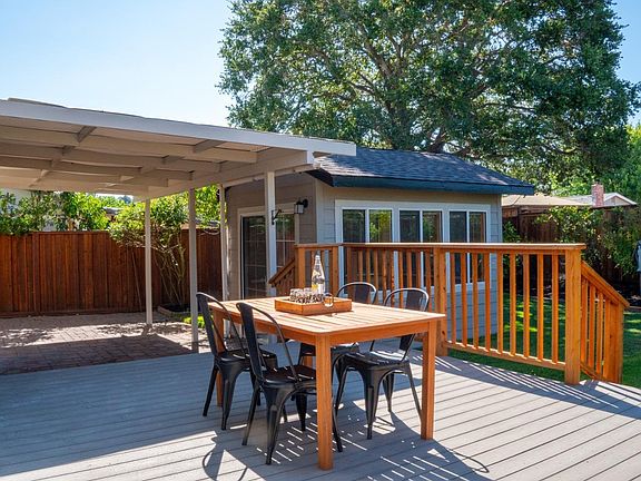 4th image of 204 San Carlos Way
