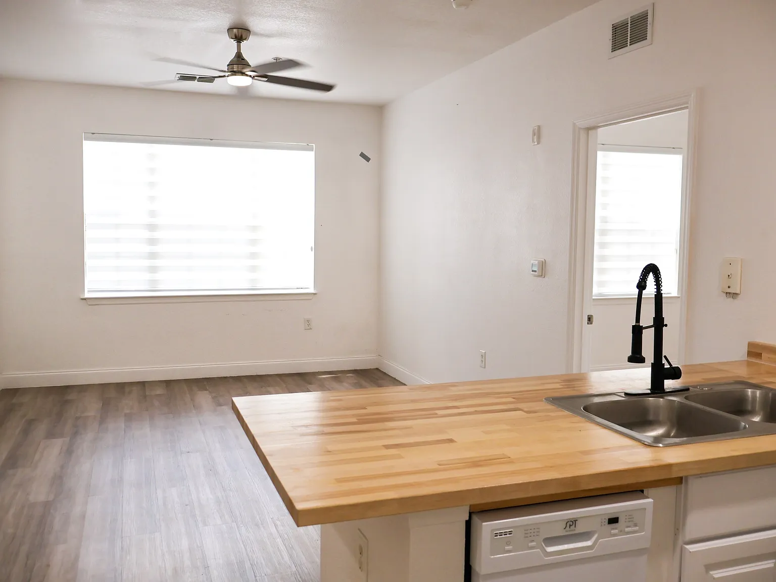 8137 Claire Ann Dr — Photo 3