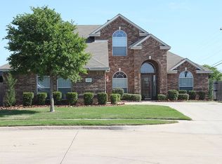 5931 Prairie View Ct, Grand Prairie, TX 75052