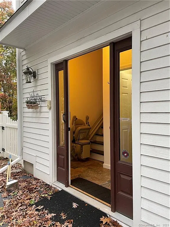 109 Genesee Ln — Photo 1