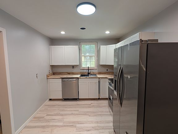 3rd image of 139 Scarborough Pl