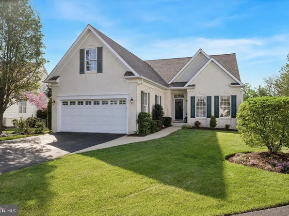 1124 Ellen Ct, Schwenksville, PA 19473