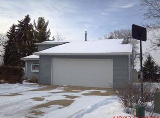 10028 Park Cir, Bloomington, MN 55420
