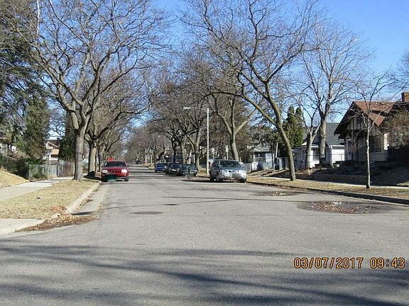 5th image of 1530 Oliver Ave N