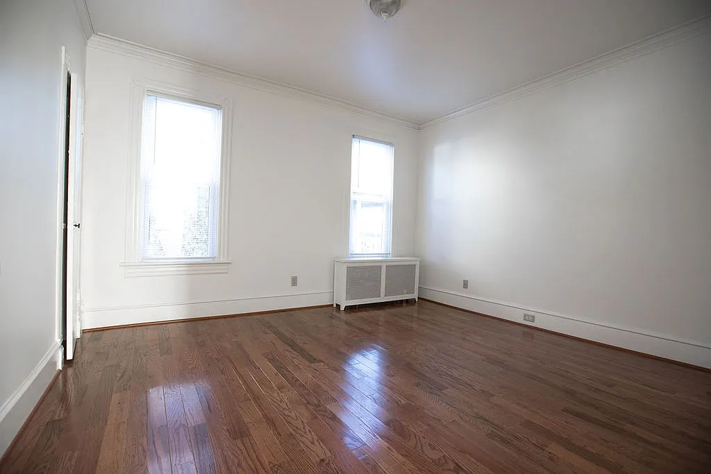 2 bed, 900 sqft, $1,045 — Photo 4