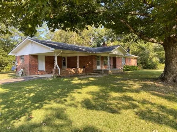 985 Walnut Grove Rd, Bolivar, TN 38008