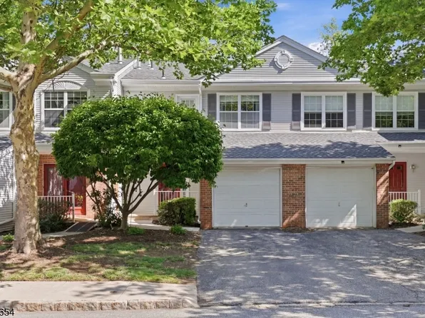 32 Birch Ter, Mount Arlington, NJ 07856