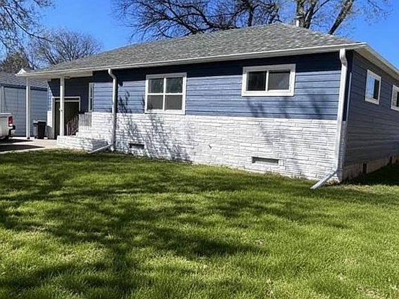 2nd image of 1228 Emerson Ave