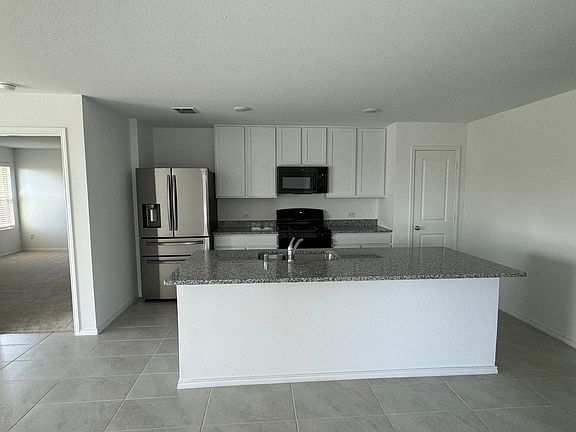 4th image of 2824 Eppright Dr