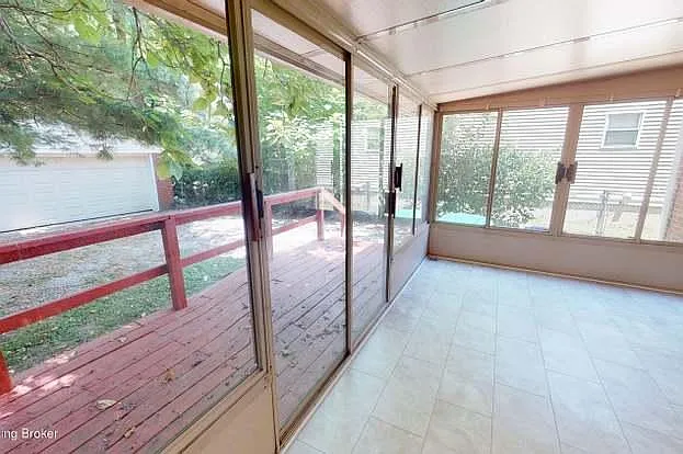 2037 Bashford Manor Ln — Photo 4