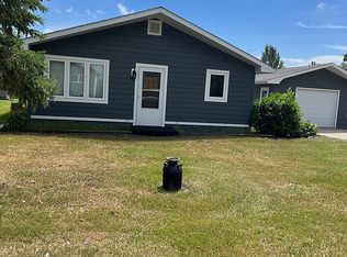 308 3rd Ave SE, Crosby, ND 58730
