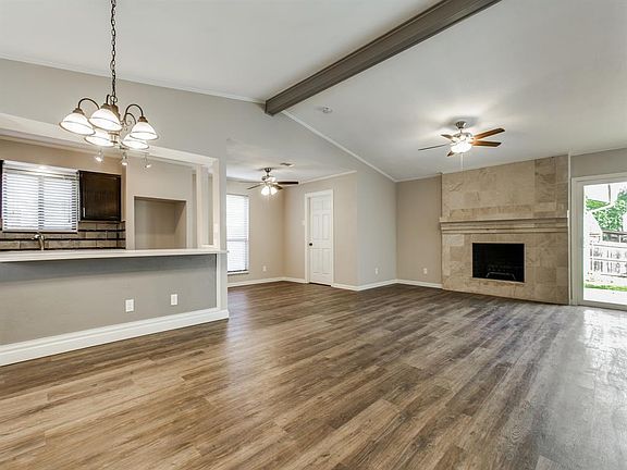 4th image of 2317 Village Green Dr