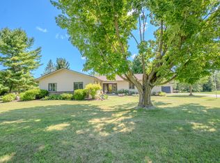 9845 James Dr, Saline, MI 48176