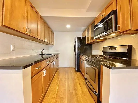 Rented by Astoria Realty | media 3