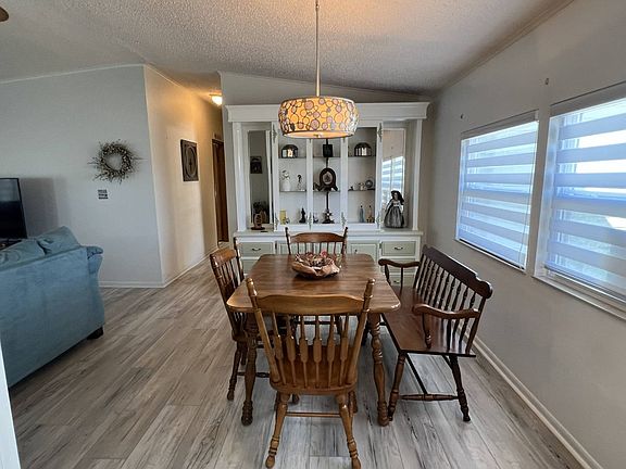 4th image of 132 Jacaranda Way