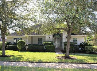 946 Mystic Village Ln, Seabrook, TX 77586