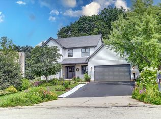 1317 Winslow Cir, Woodstock, IL 60098