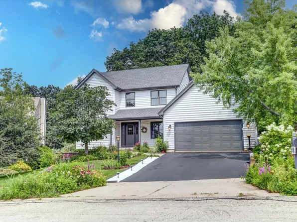 1317 Winslow Cir, Woodstock, IL 60098