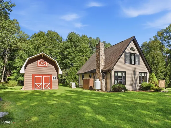 106 Smithview Dr, Greentown, PA 18426