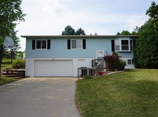 612 Acker Pkwy, Deforest, WI 53532