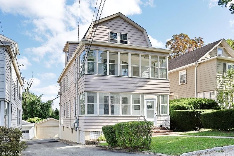 1st image of 267 Hoover Ave