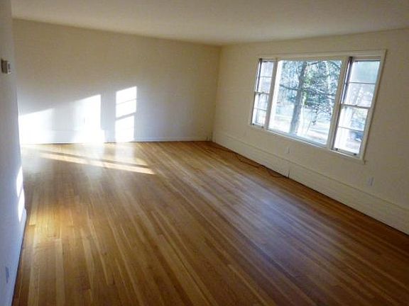 4th image of 508 N Midland Ave