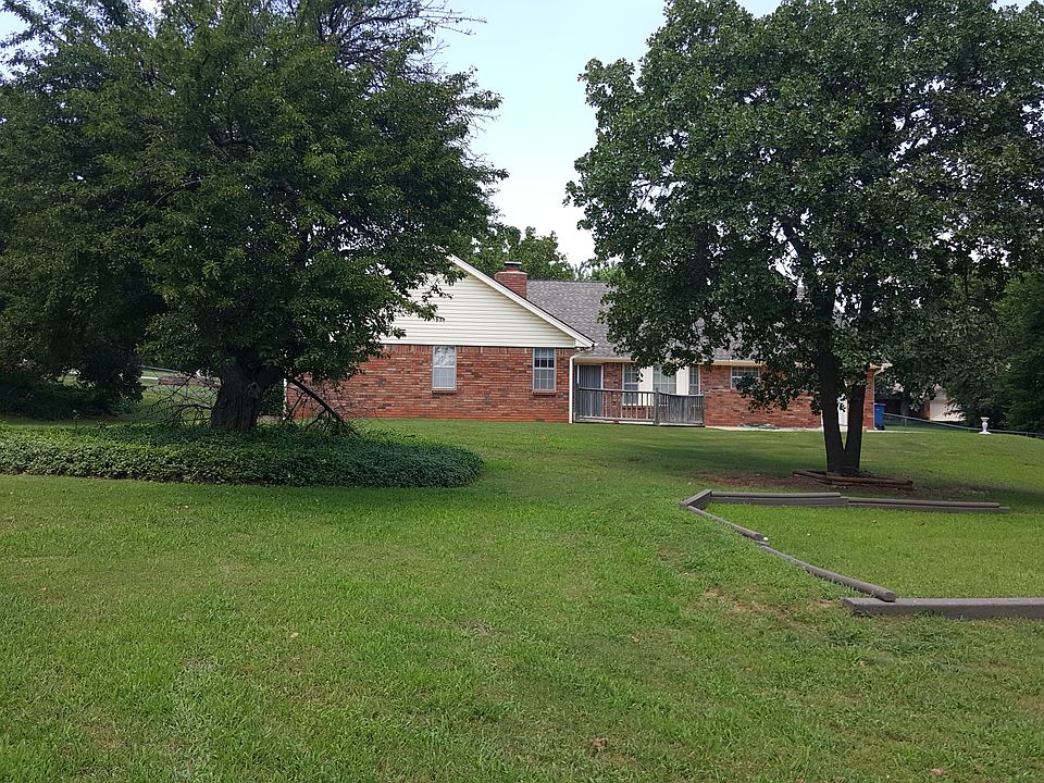 2nd image of 2204 Rambling Rd