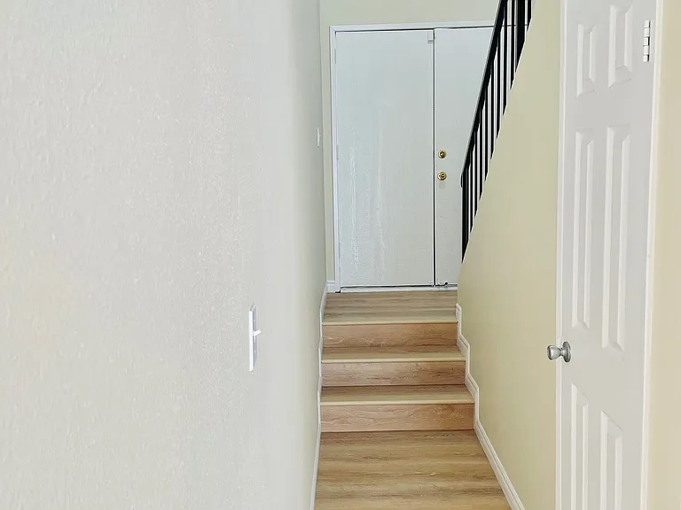 2104 Raymond Ave — Photo 16