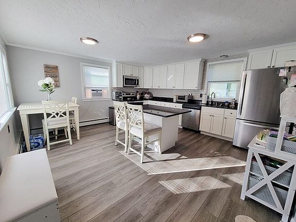 2nd image of 47 Pearl Street Pl Floor 1