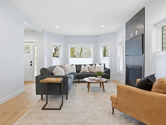 4th image of 82 Willow Ave #1
