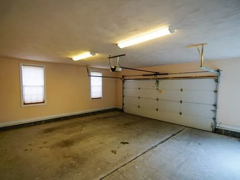 1320 Club House Dr — Photo 22