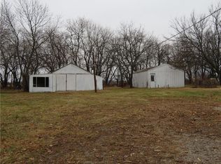 32849 Manor Rd, Paola, KS 66071