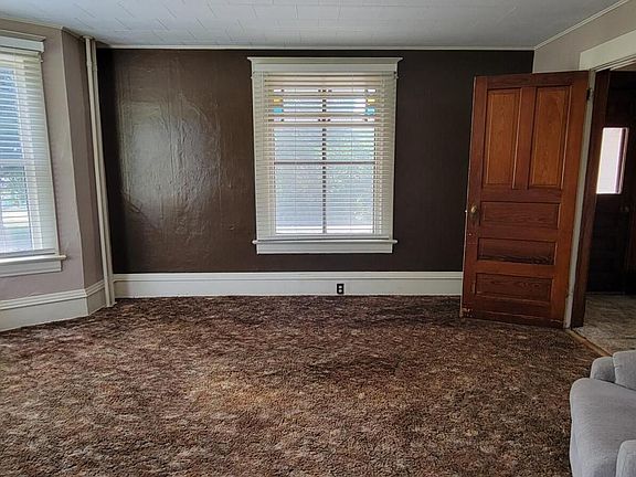 2nd image of 706 1st Ave