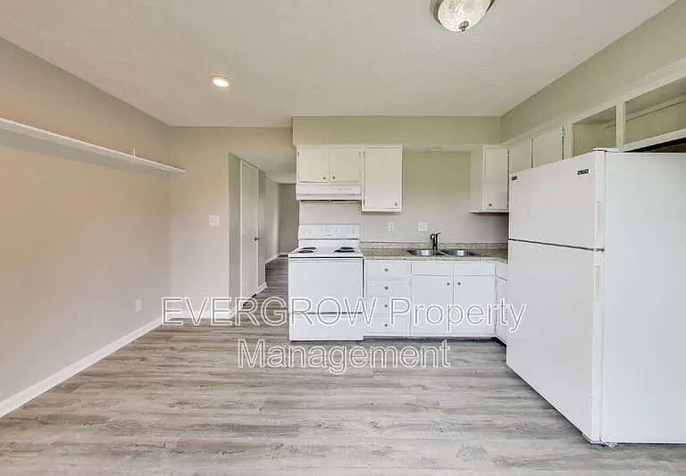 9455 Huggin Hollow Rd — Photo 6