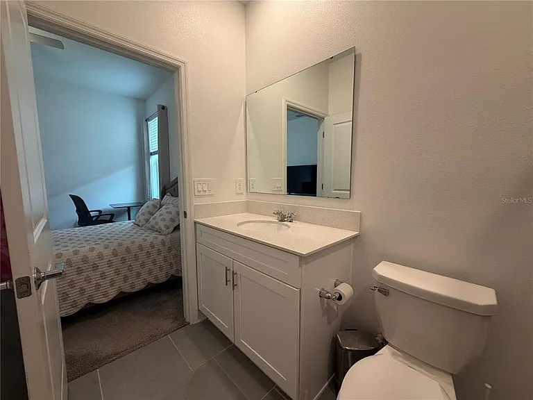 652 Grove St — Photo 35