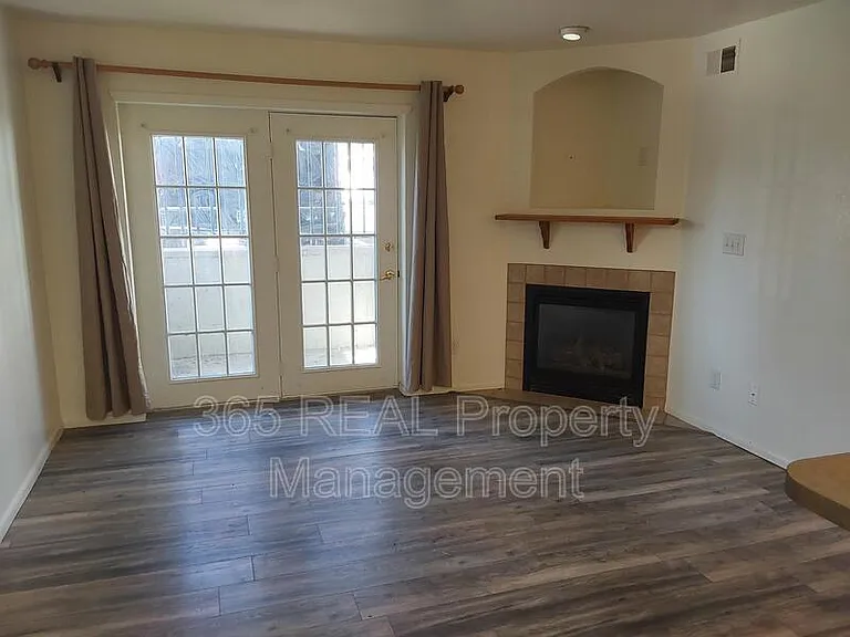 2551 24th St #B-1 — Photo 4