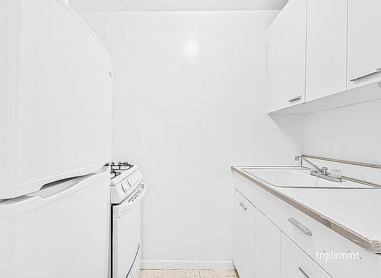 4th image of 435 E 77th St APT 9-D