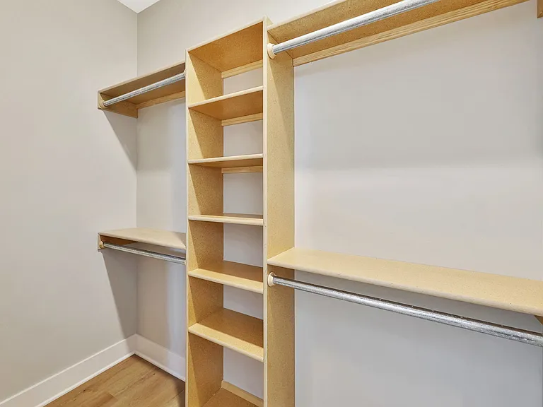 584 Long Path Ct — Photo 20