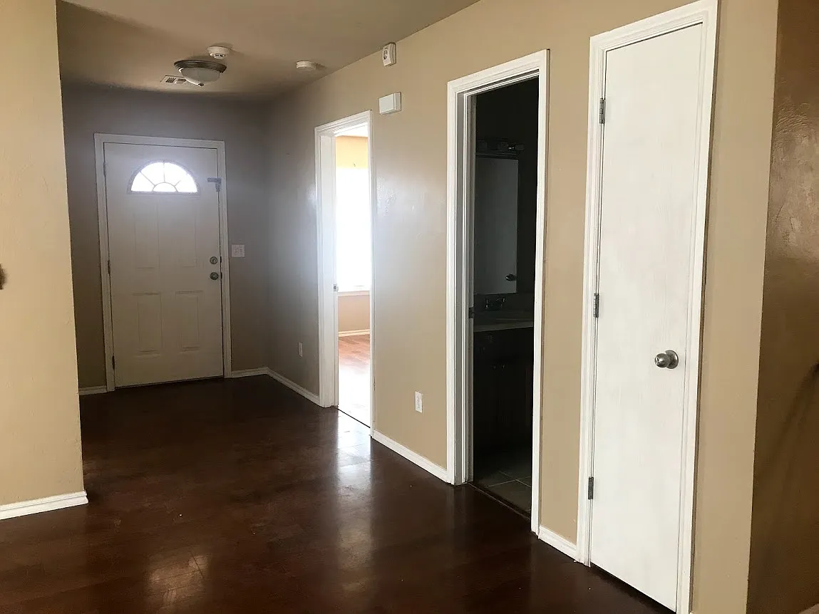 3 bed, 1251 sqft, $1,395 — Photo 4