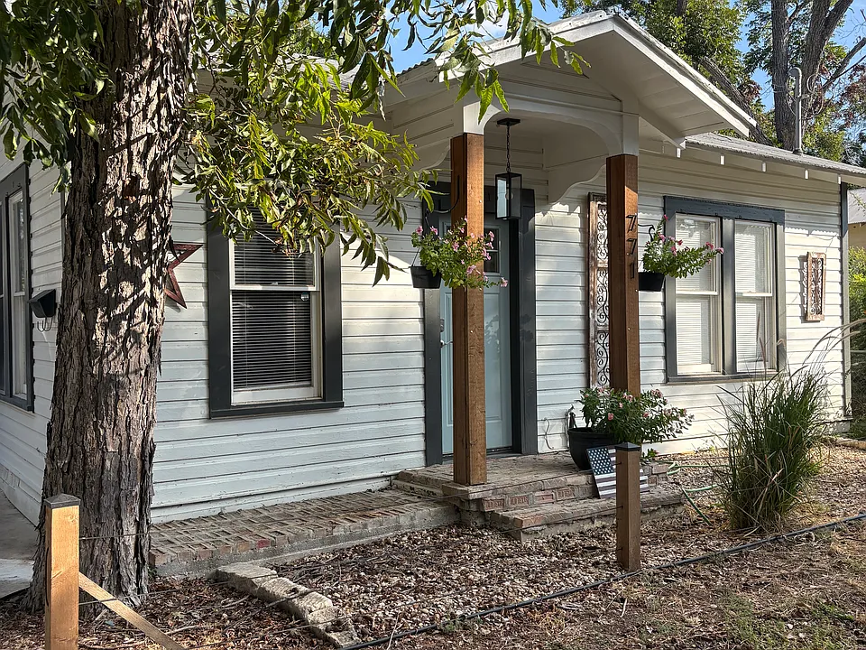 771 W Bridge St