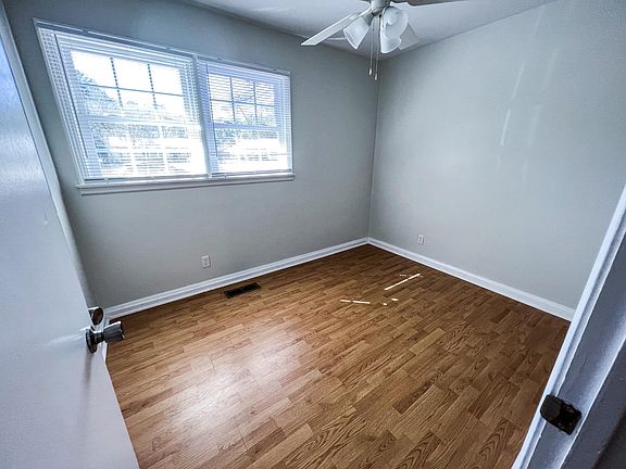 4th image of 1931 4th St SE