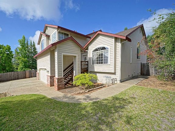 2nd image of 3080 Camerosa Cir