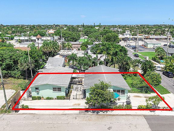 3rd image of 425 CHURCHILL Road