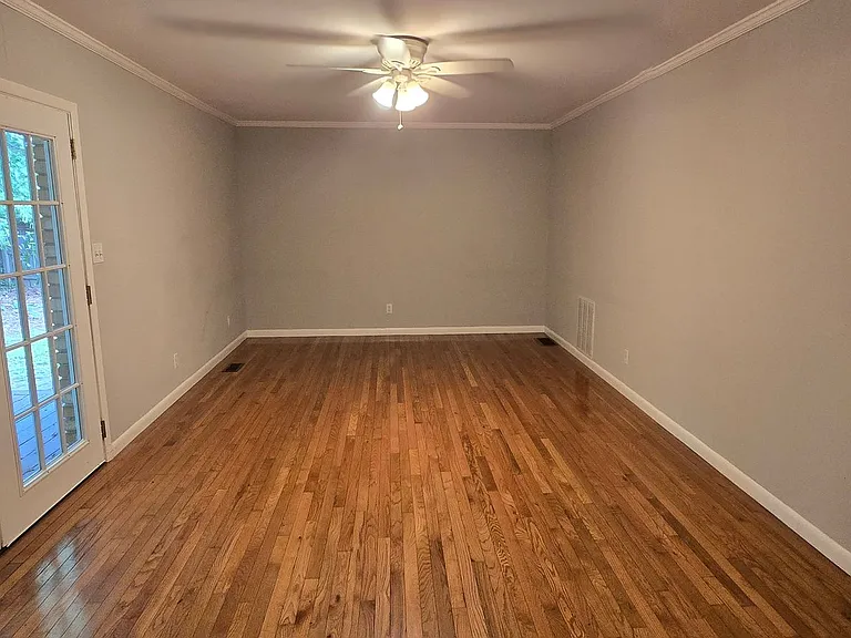 2902 Highbrook Ct — Photo 8